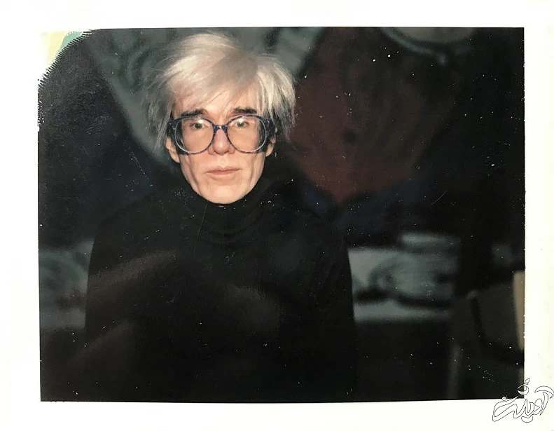 استیو جابز، مدیرعامل فقید سابق کمپانی اپل به ندرت بدون یکی از آن یقه اسکی های سیاه رنگ مارک Issey Miyake در انظار عمومی ظاهر می شد.